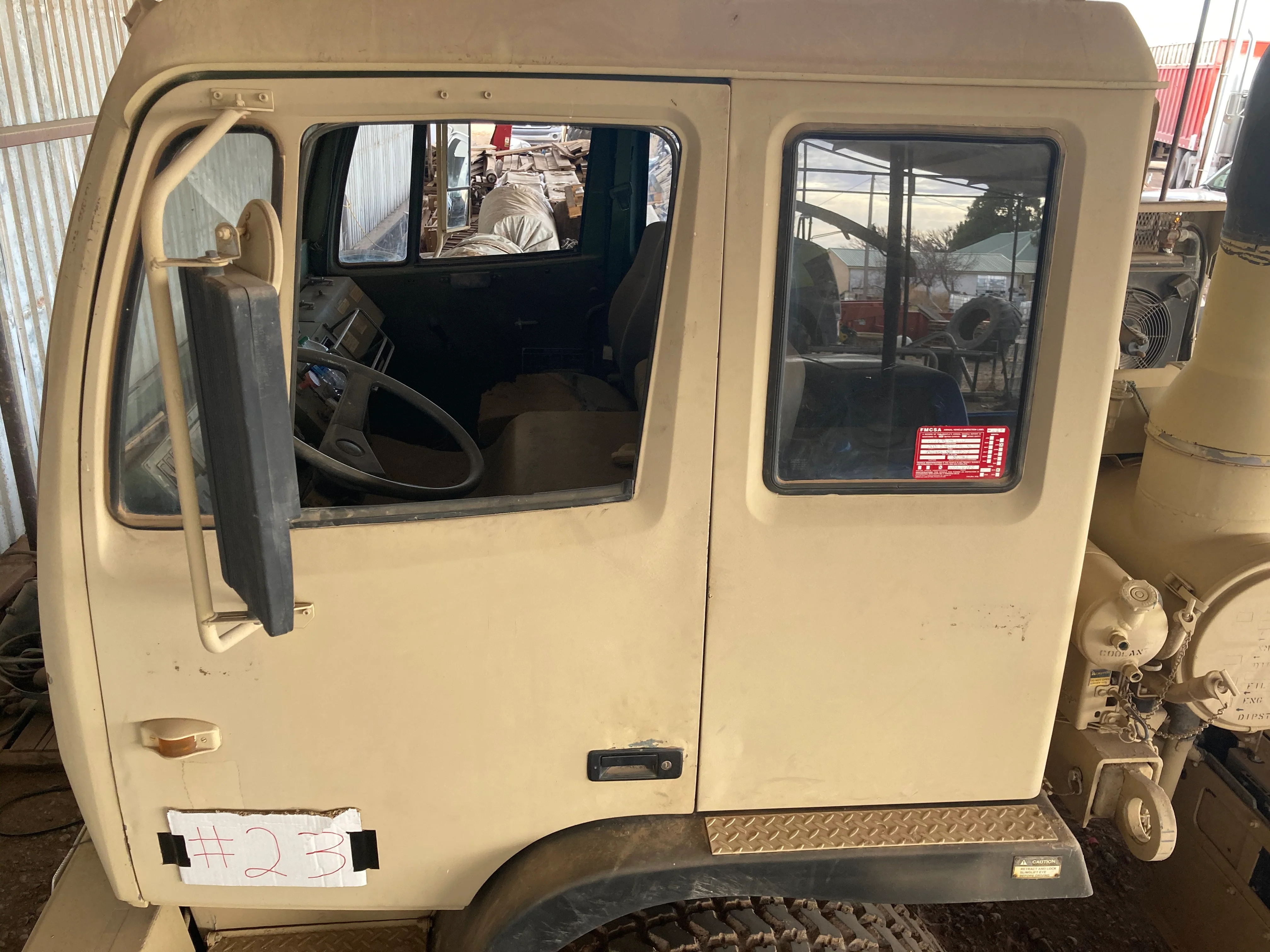 #DD2080 - 2000 Stewart and Stevenson 6x6 tractor. M1088A1 MTV - Image 3